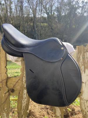 Sella da salto ostacoli Privilège Equitation  17.5