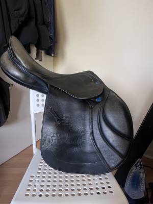 Sella da salto ostacoli Stubben Portos Nova 17.5