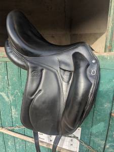 Sella da dressage Devoucoux  17.5