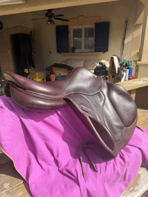 Sella da salto ostacoli Devoucoux  17.5