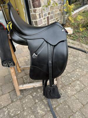 Sella da dressage Bates  17.5