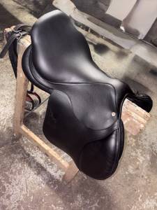 Sella da salto ostacoli CWD  17