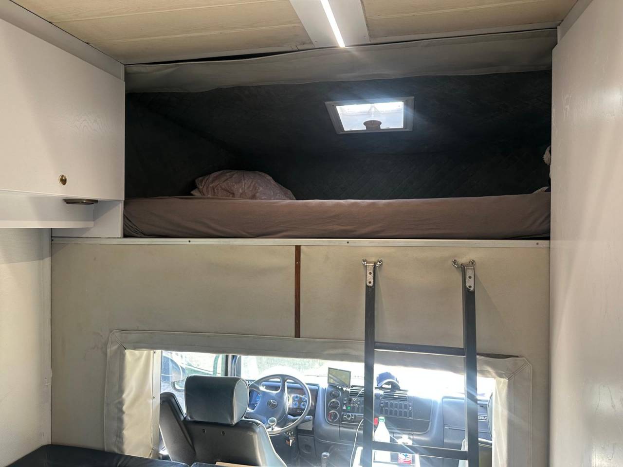 Camion per Cavalli Mercedes 15.280 2000 Occasione