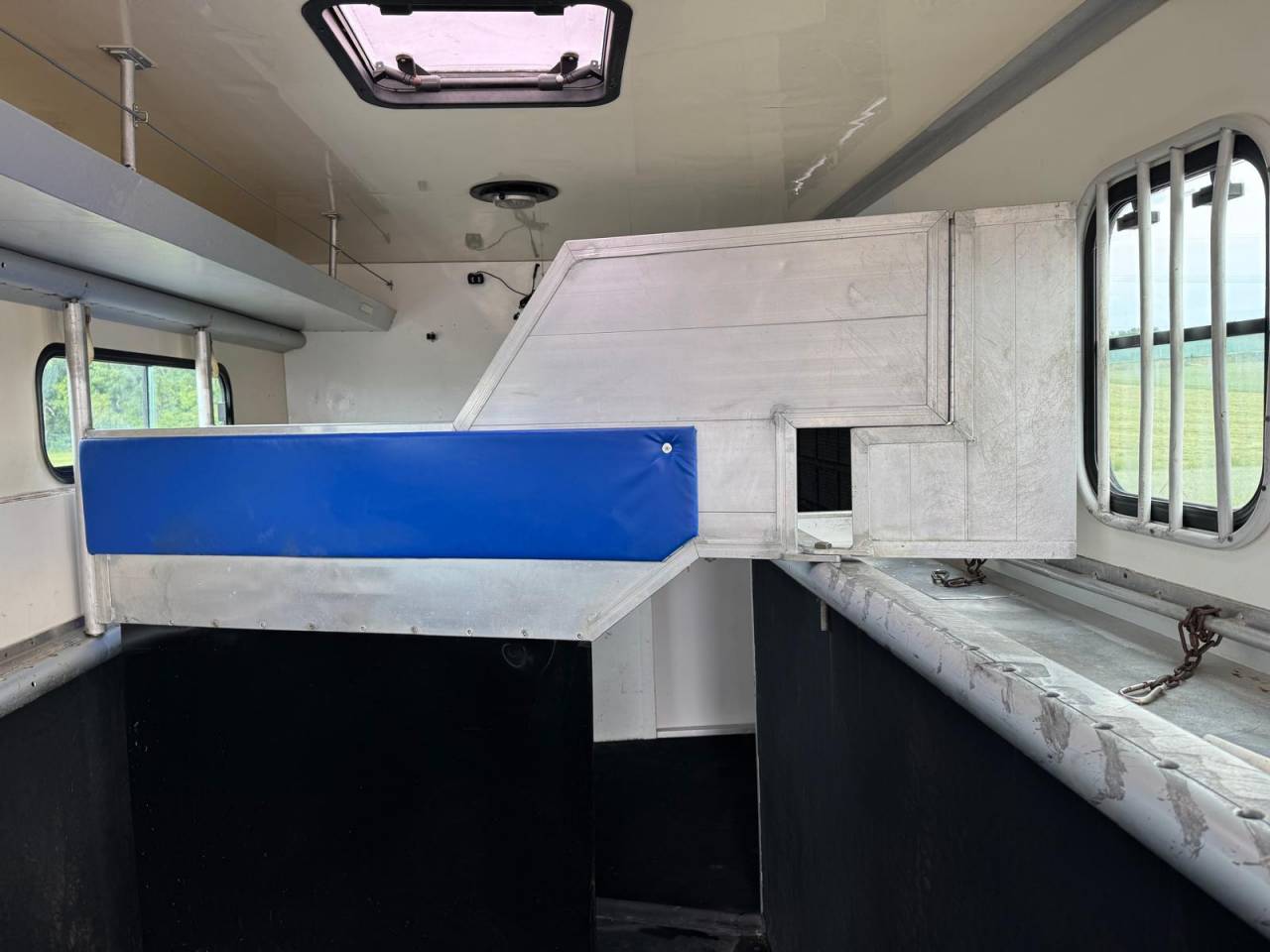 Camion per Cavalli Mercedes 15.280 2000 Occasione