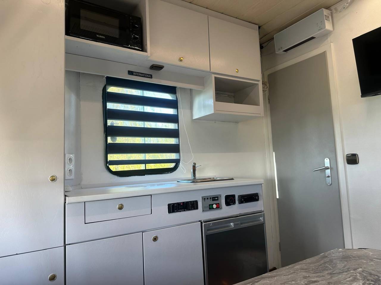 Camion per Cavalli Mercedes 15.280 2000 Occasione