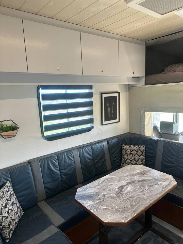 Camion per Cavalli Mercedes 15.280 2000 Occasione