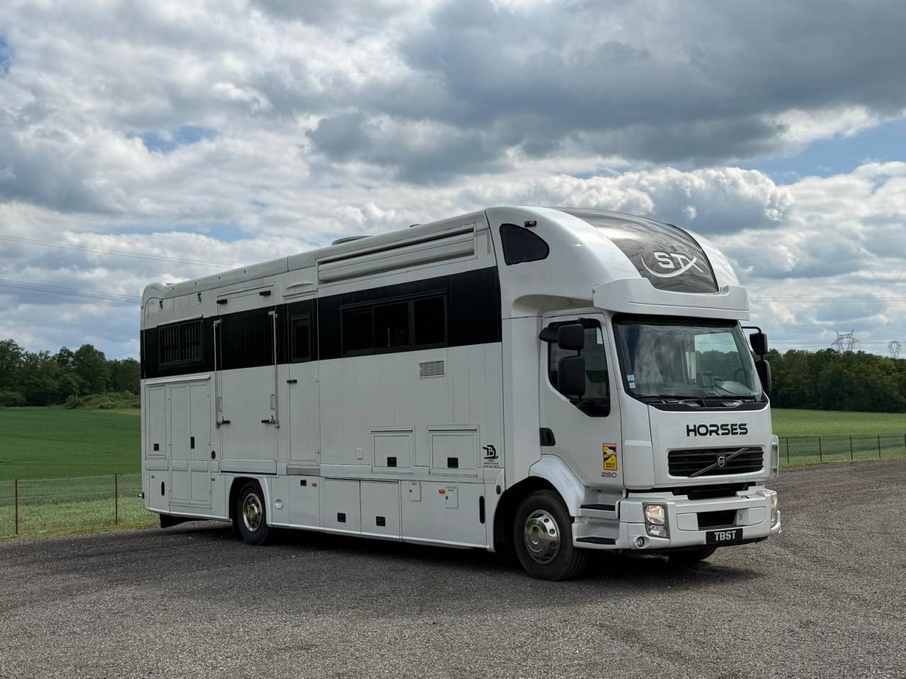 Camion per Cavalli STX VOLVO 2011 Occasione