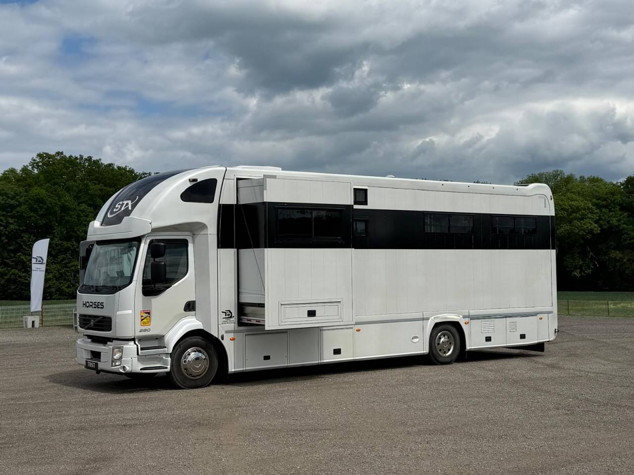 Camion per Cavalli STX VOLVO 2011 Occasione