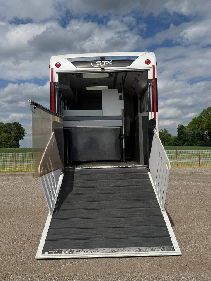 Camion per Cavalli STX VOLVO 2011 Occasione