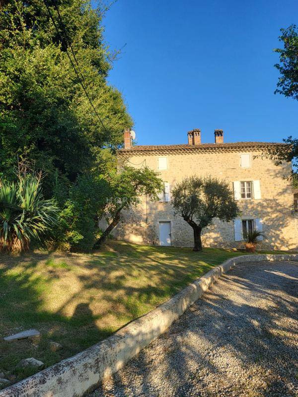 Propriet&agrave; equestre In vendita Dr&ocirc;me
