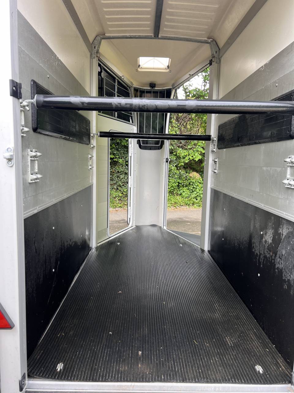 Trailer Ifor Williams Hbx403 1,5 Cavalli 2022 Occasione