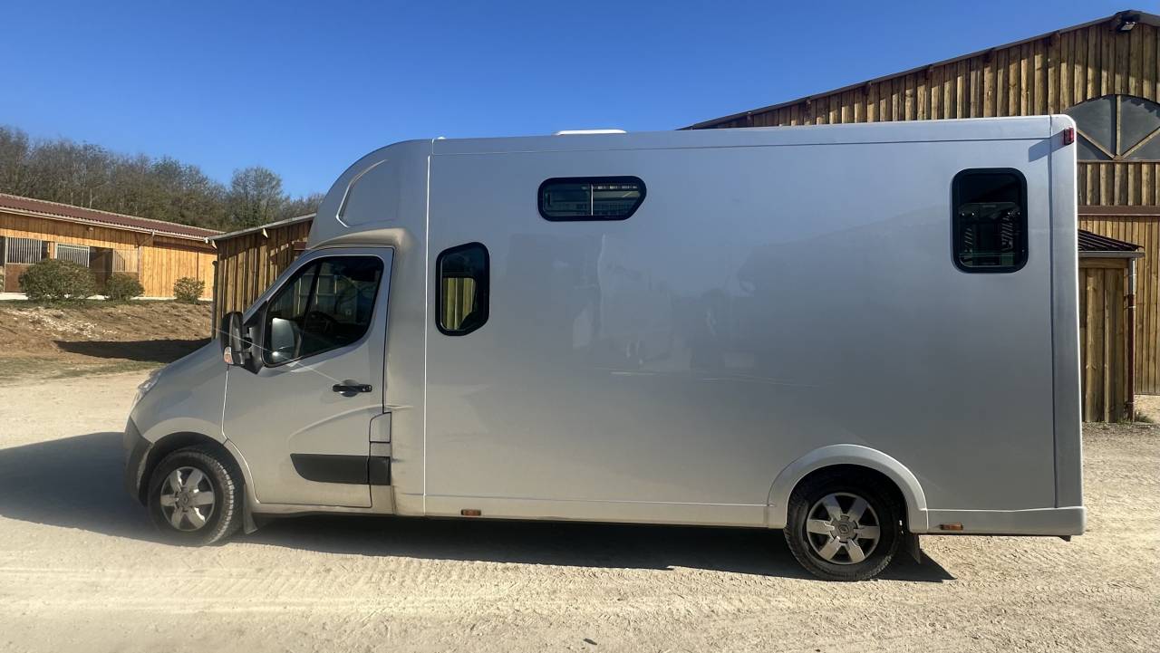 Van per Cavalli Renault Master  2017 Occasione