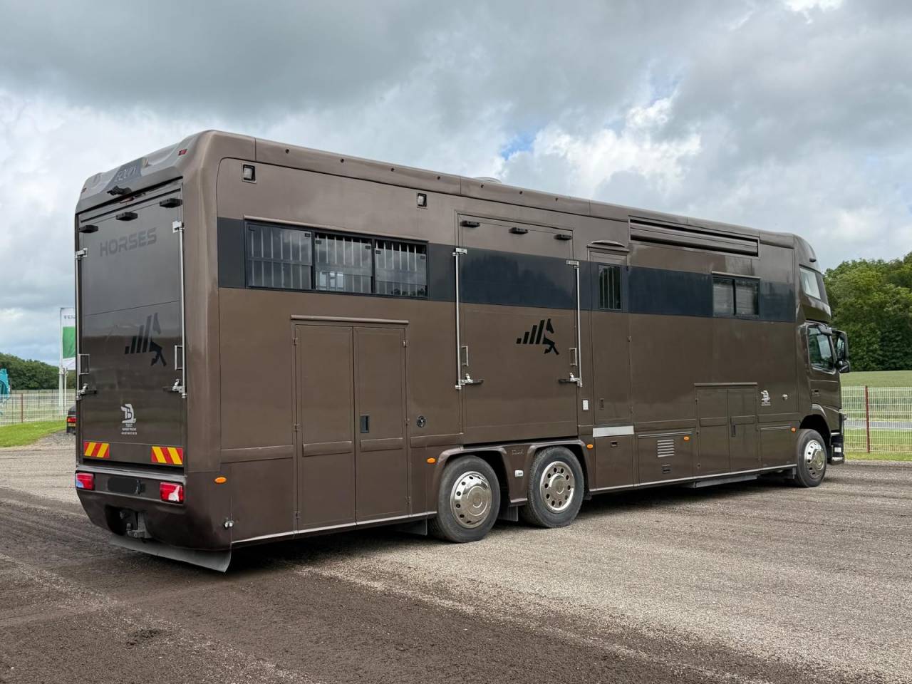 Camion per Cavalli EQUIX VOLVO 2016 Occasione