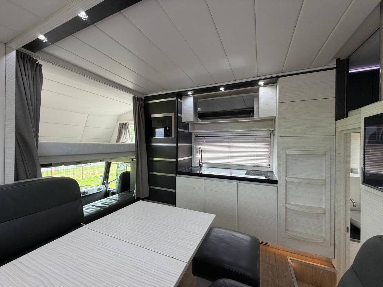 Camion per Cavalli EQUIX VOLVO 2016 Occasione