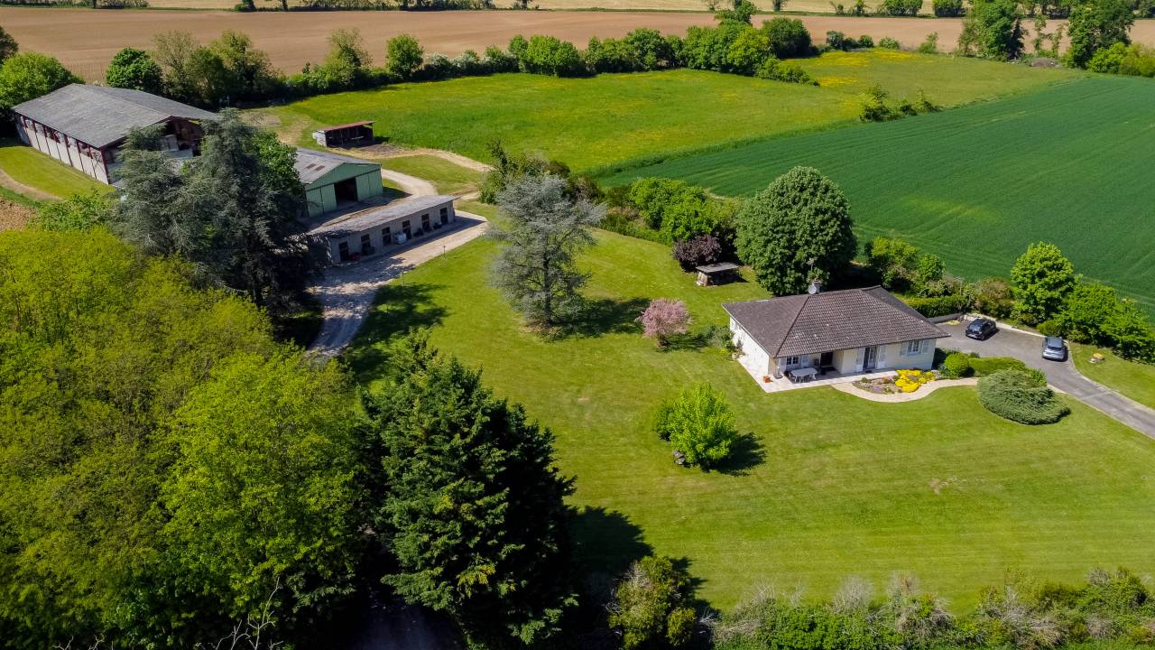 Propriet&agrave; equestre In vendita Ain