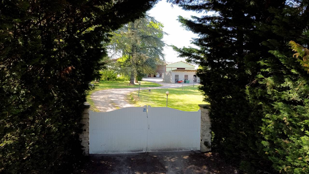 Propriet&agrave; equestre In vendita Ain