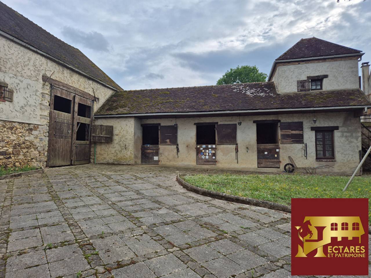 Propriet&agrave; equestre In vendita Yonne
