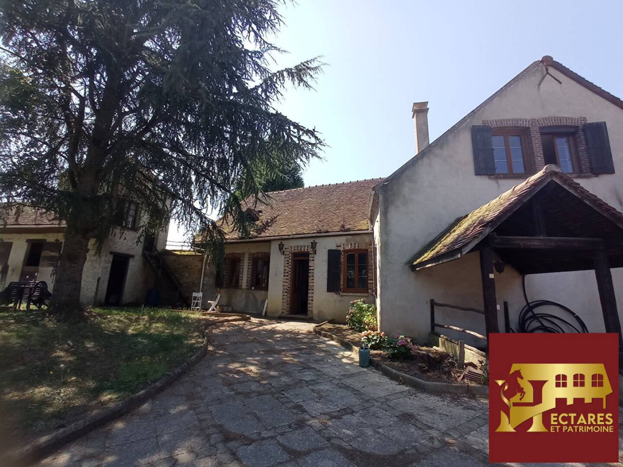 Propriet&agrave; equestre In vendita Yonne