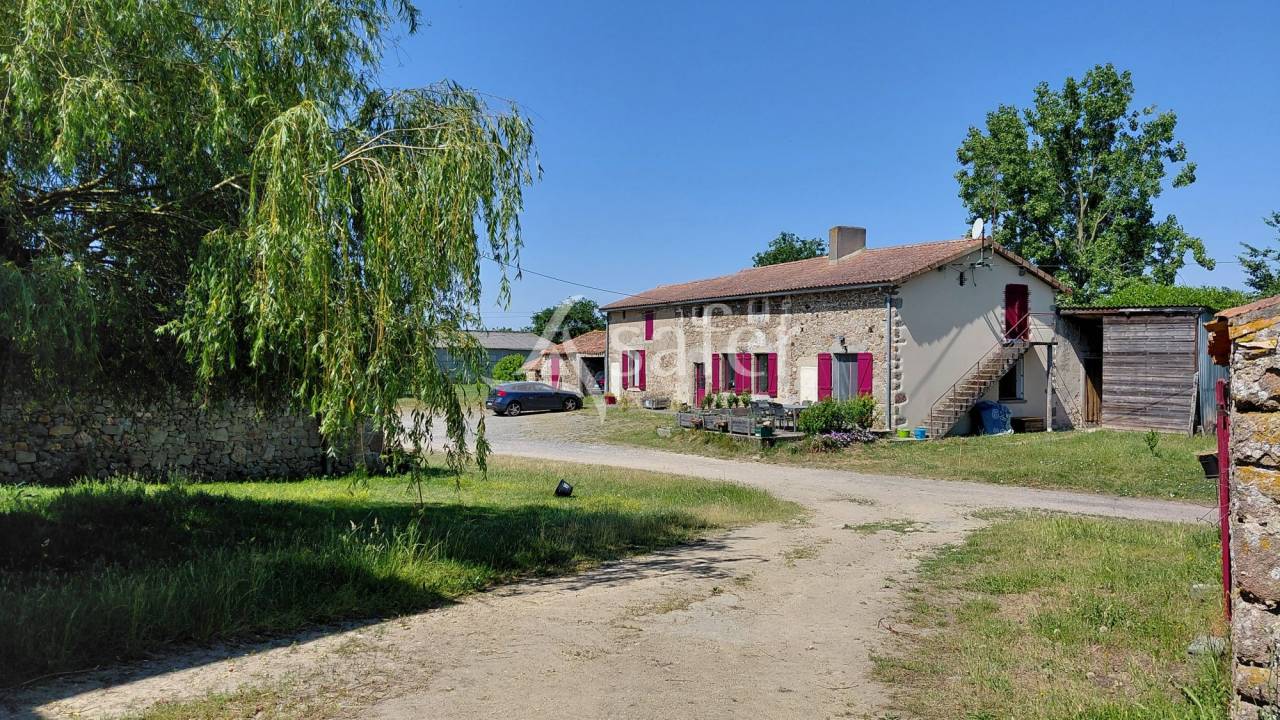 Propriet&agrave; equestre In vendita Deux-S&egrave;vres