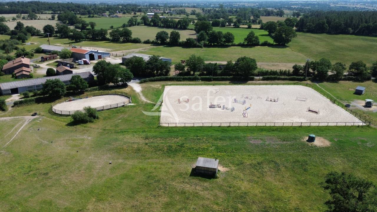 Propriet&agrave; equestre In vendita Deux-S&egrave;vres