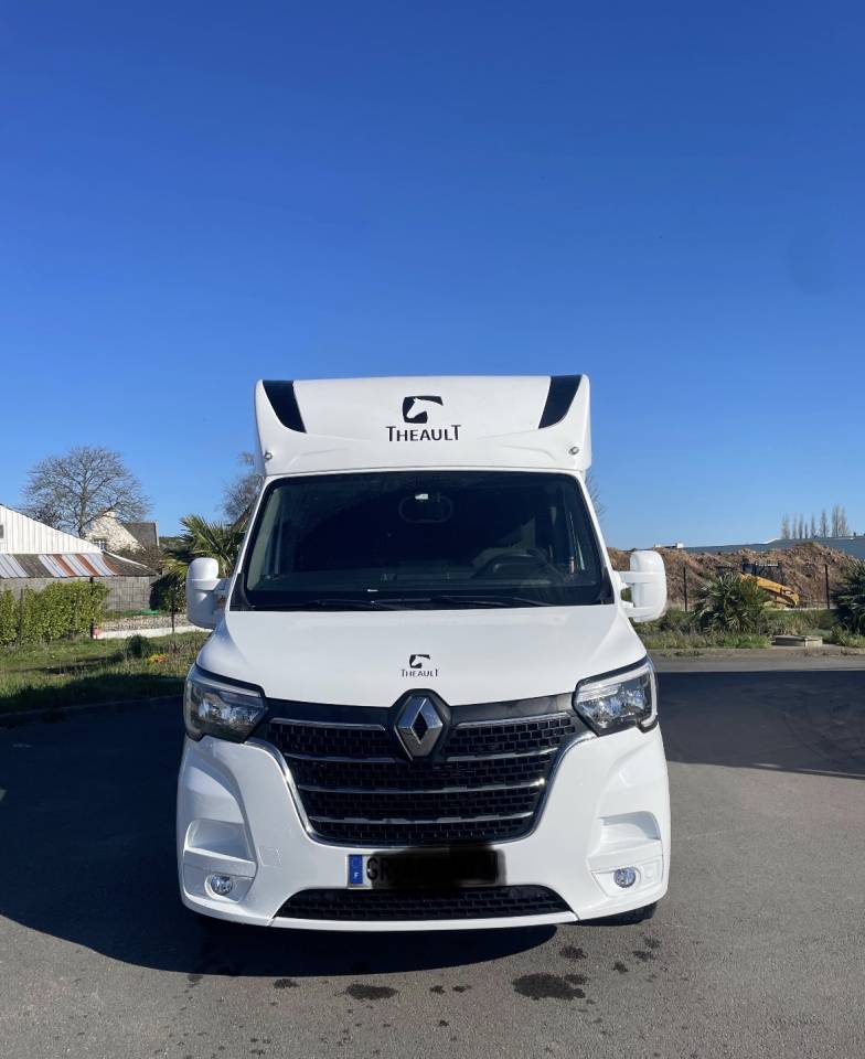 Van per Cavalli Renault master proteo switch stalles 2023 Occasione
