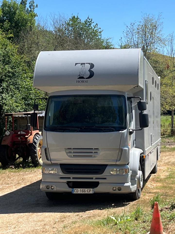 Camion per Cavalli Daf living 2008 Occasione