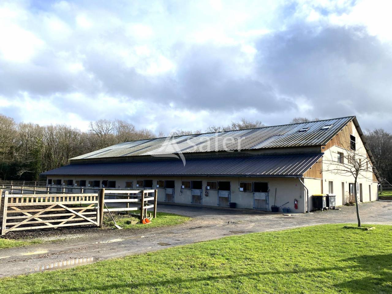 Propriet&agrave; equestre In vendita Calvados