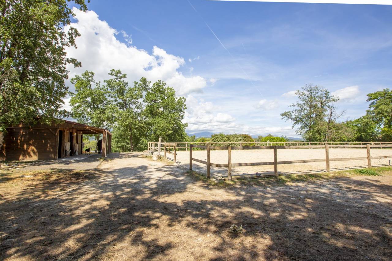 Propriet&agrave; equestre In vendita Var