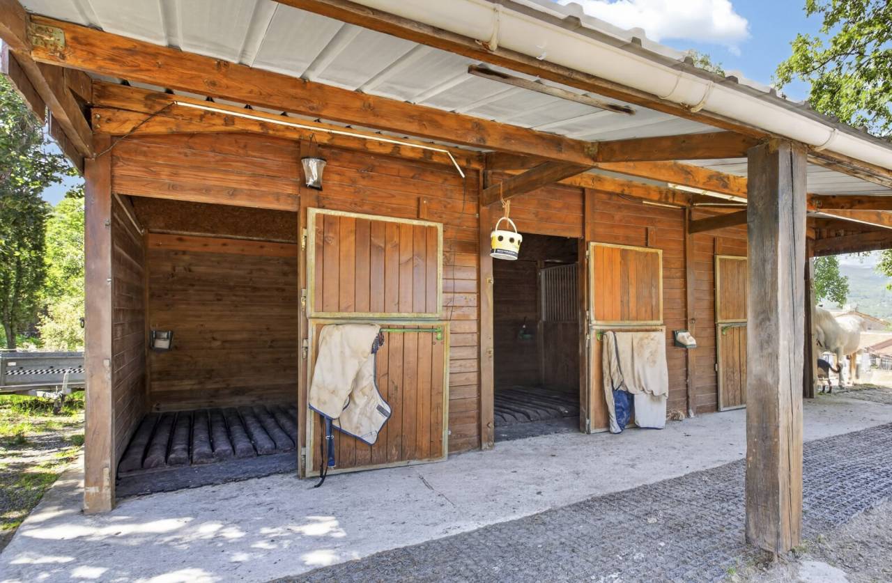 Propriet&agrave; equestre In vendita Var