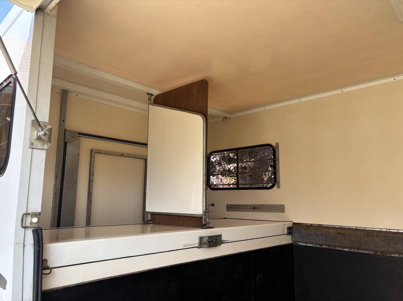 Trailer Renault Master 2 Cavalli 2008 Occasione