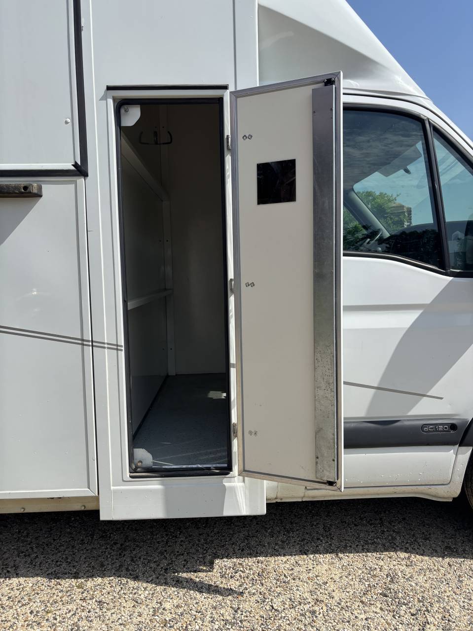 Trailer Renault Master 2 Cavalli 2008 Occasione