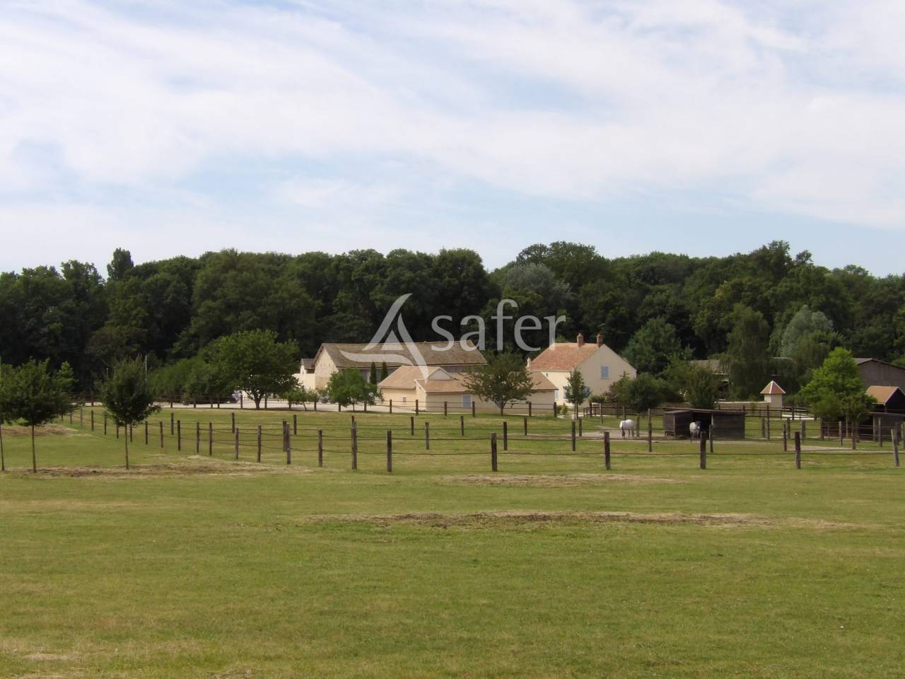 Propriet&agrave; equestre In vendita Essonne