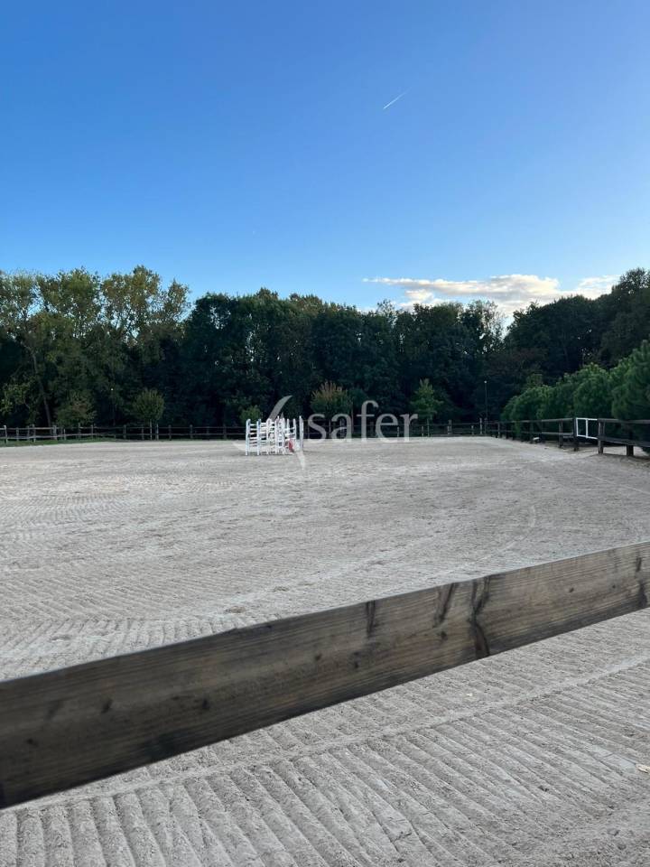 Propriet&agrave; equestre In vendita Essonne