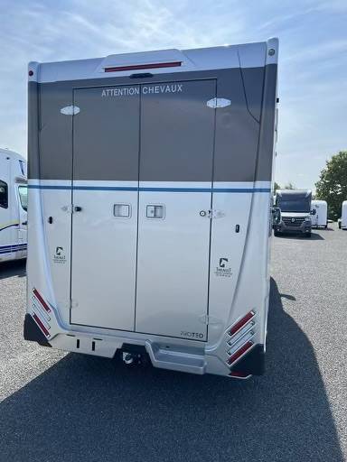 Van per Cavalli Theault THEAULT STALLE  renault master 2022 Occasione