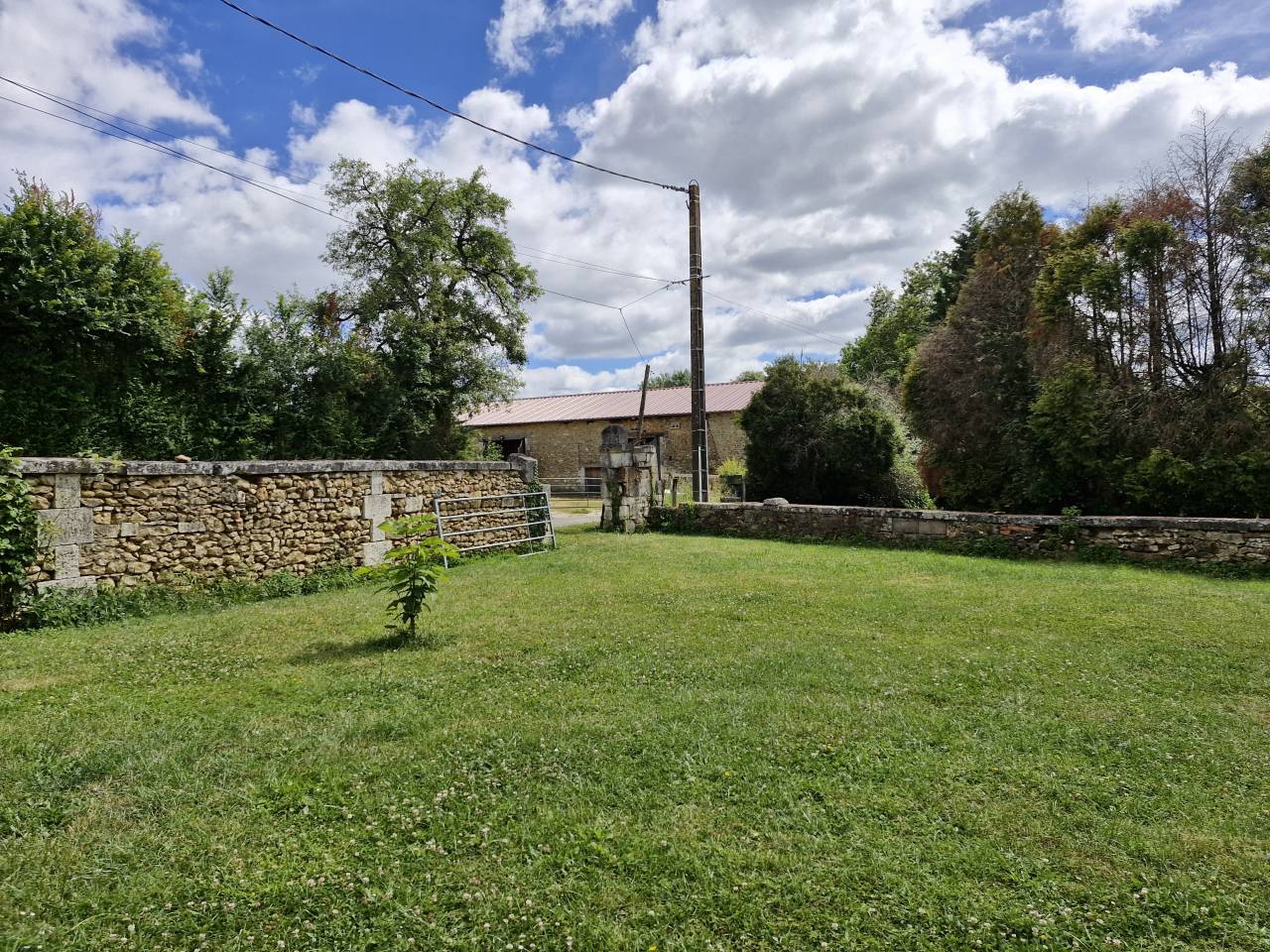 Propriet&agrave; equestre In vendita Charente