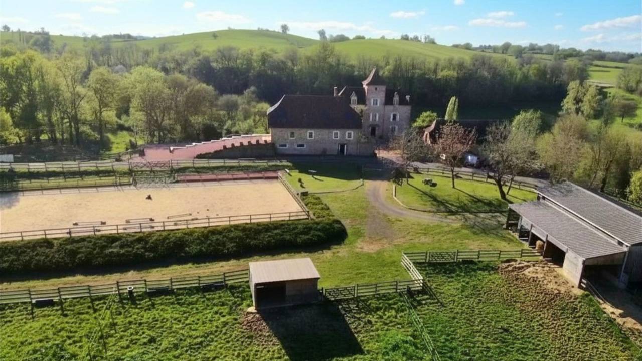Propriet&agrave; equestre In vendita Lot