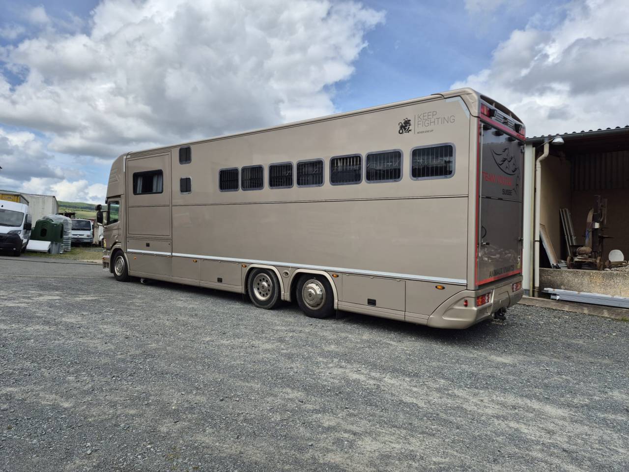 Camion per Cavalli Ketterer SCANIA P400 KETTERER 2012 Occasione
