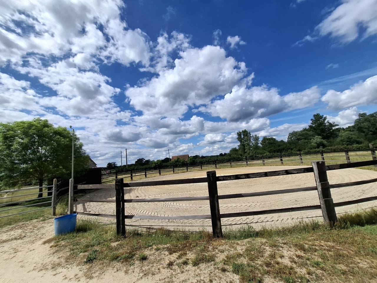 Propriet&agrave; equestre In vendita Cher