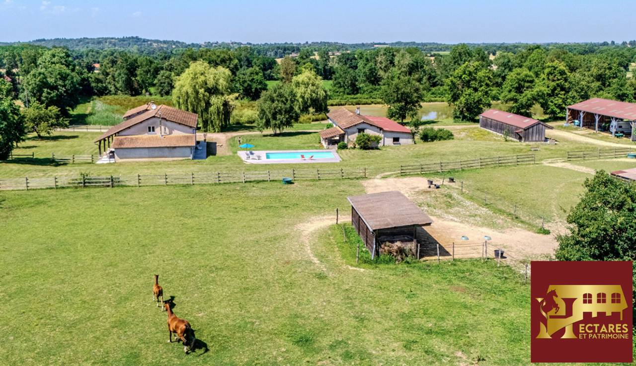 Propriet&agrave; equestre In vendita Ain