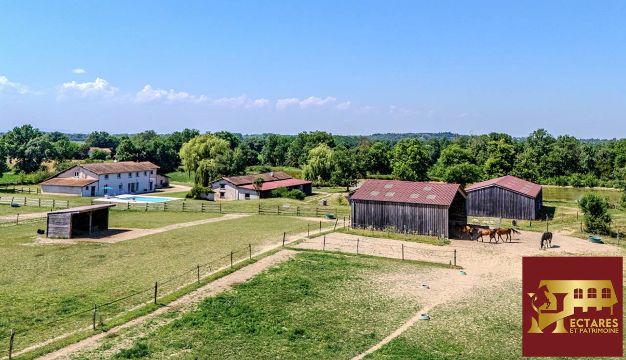 Propriet&agrave; equestre In vendita Ain