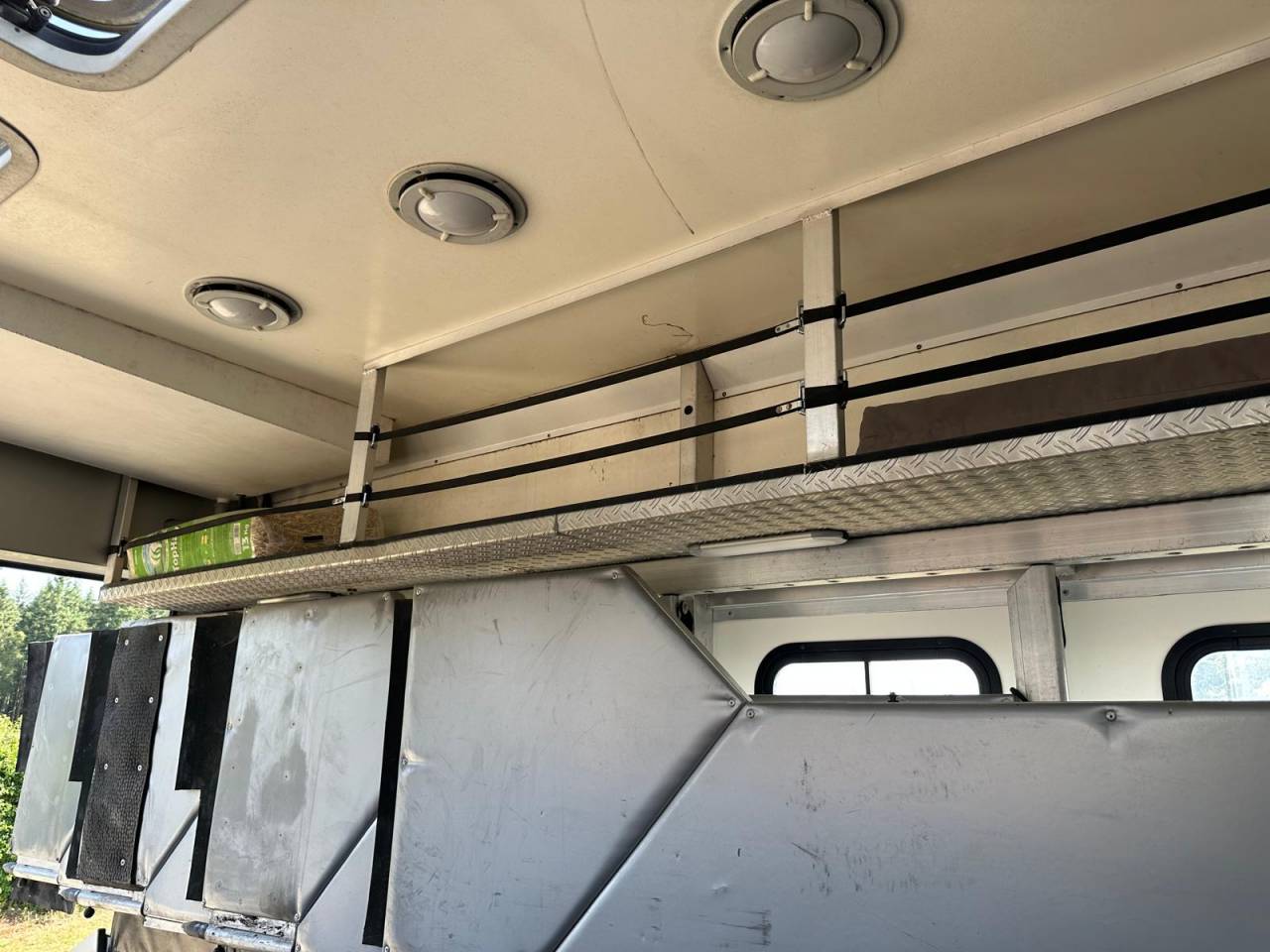 Camion per Cavalli Ketterer FH 12 2008 Occasione