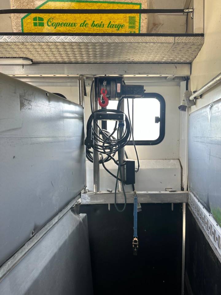 Camion per Cavalli Ketterer FH 12 2008 Occasione