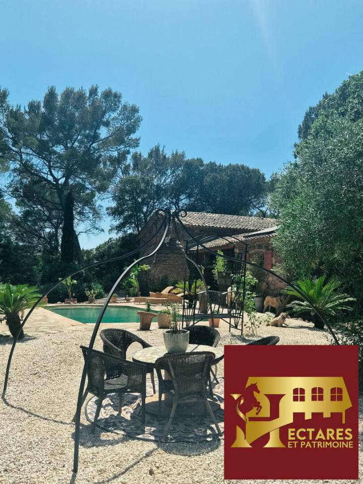 Propriet&agrave; equestre In vendita Var
