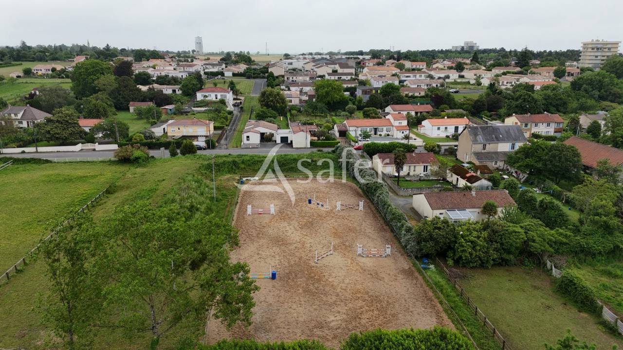 Azienda agricola In vendita Vend&eacute;e