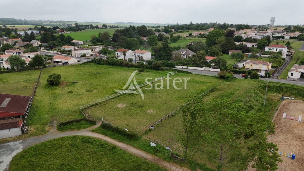 Azienda agricola In vendita Vend&eacute;e