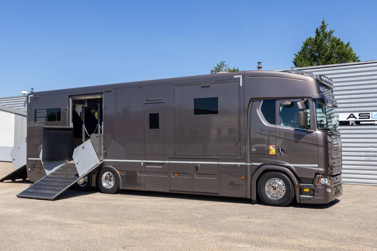 Camion per Cavalli Roelofsen  2023 Occasione