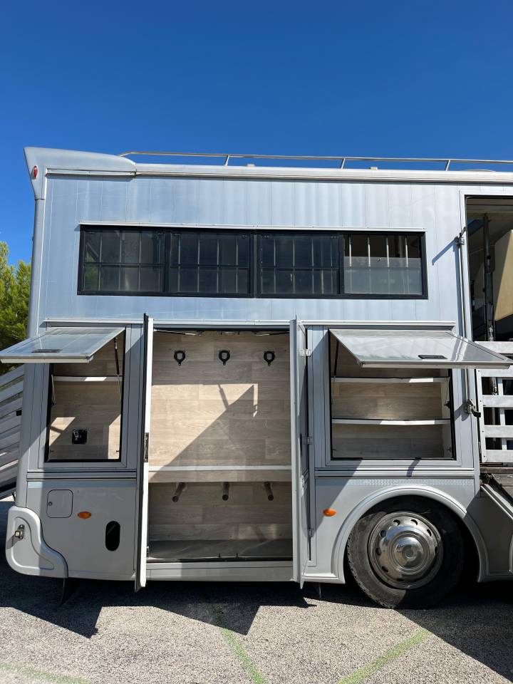 Camion per Cavalli Iveco STX 2008 Occasione