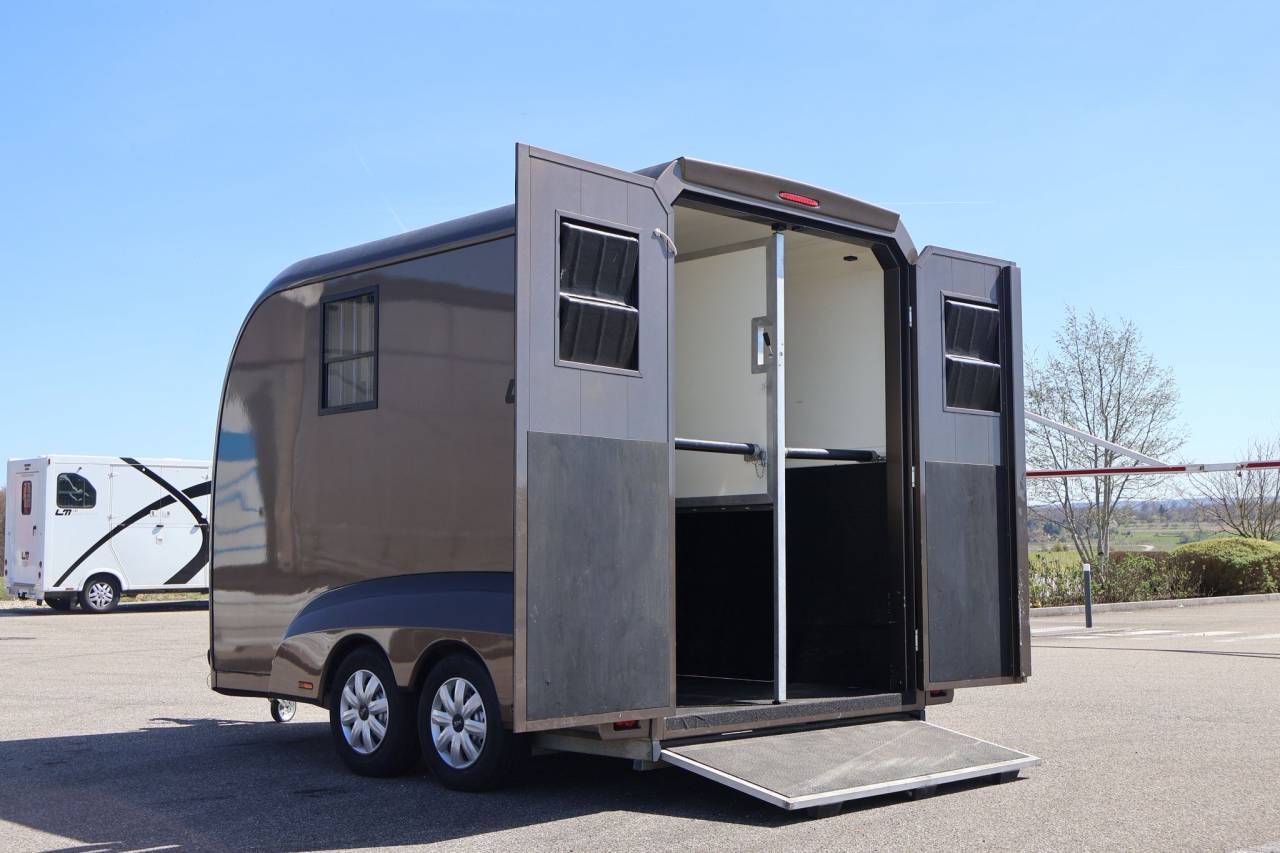 Trailer STX EXCLUSIVE TRAILER STALLE 2 Cavalli 2021 Occasione