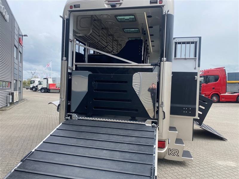 Camion per Cavalli Scania krismar 2023 Occasione