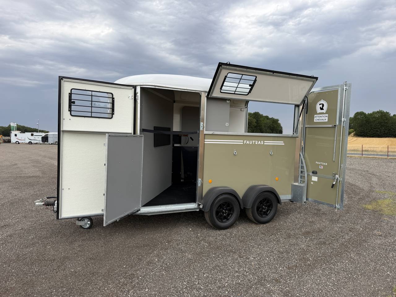 Trailer Fautras OBLIC X2 2 Cavalli 2026 Nuovo